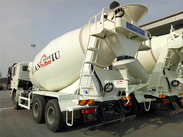 Cement Mixing Tanker