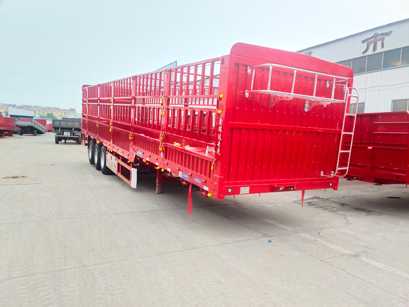 Warehouse Fence Semi-Trailers