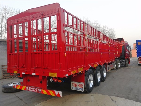 Warehouse Fence Semi-Trailers